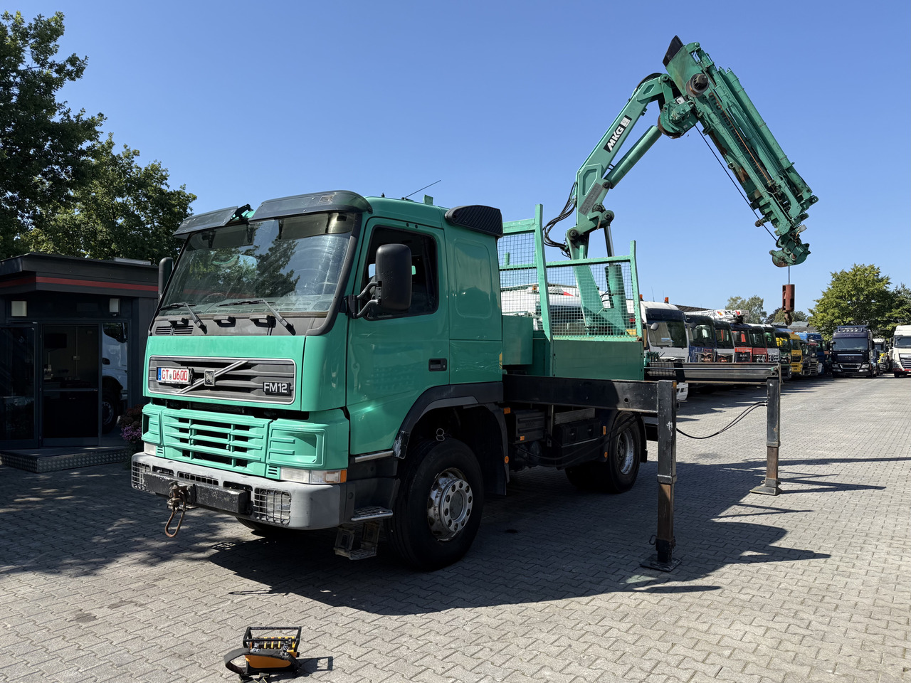 Volvo FM12 420 4X4 Kran MKG 300 bis 24 Meter - Truk derek: gambar 1 Volvo FM12 420 4X4 Kran MKG 300 bis 24 Meter - Truk derek: gambar 1