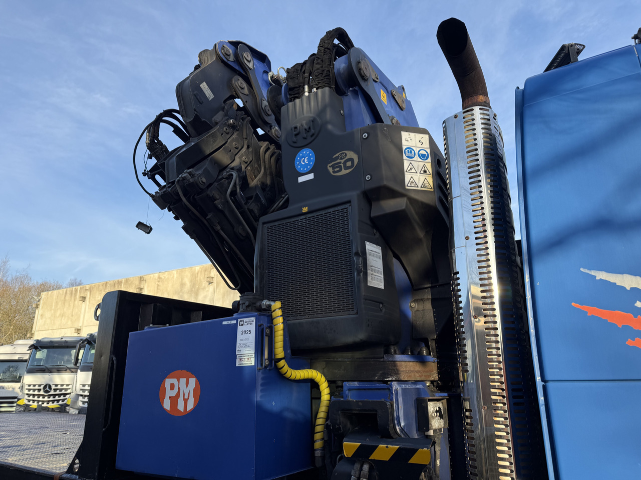 Volvo FM12 420 8X2 Kran PM 65026 bis 29 Meter - Truk derek, Truk flatbed: gambar 3 Volvo FM12 420 8X2 Kran PM 65026 bis 29 Meter - Truk derek, Truk flatbed: gambar 3