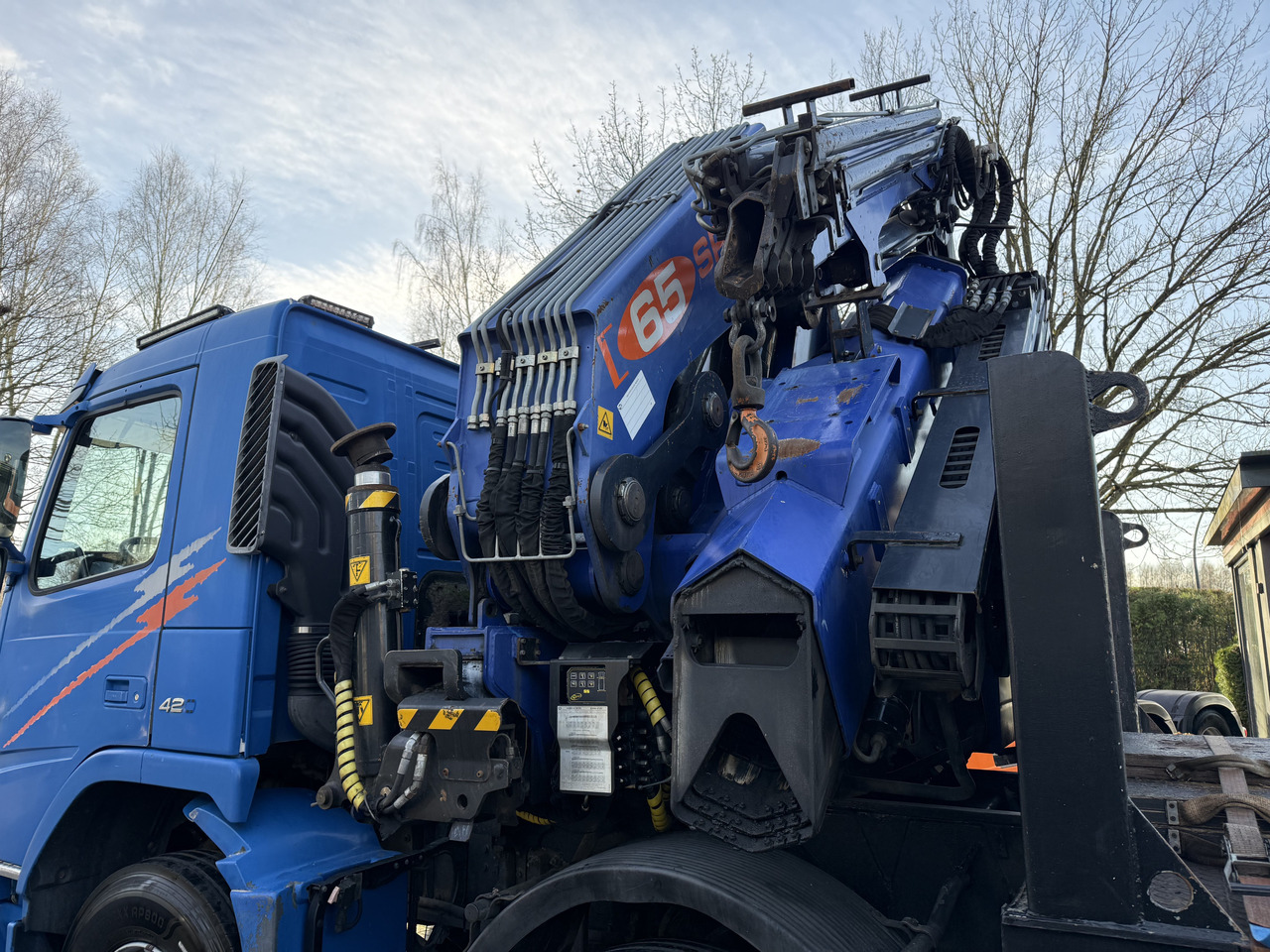 Volvo FM12 420 8X2 Kran PM 65026 bis 29 Meter - Truk derek, Truk flatbed: gambar 2 Volvo FM12 420 8X2 Kran PM 65026 bis 29 Meter - Truk derek, Truk flatbed: gambar 2