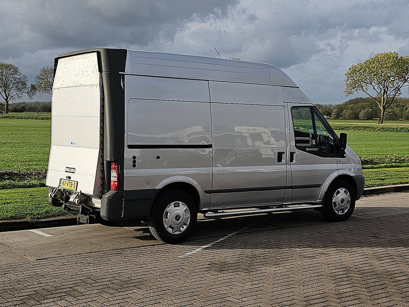 Ford Transit 2.2 TDCI - Van kecil: gambar 3 Ford Transit 2.2 TDCI - Van kecil: gambar 3
