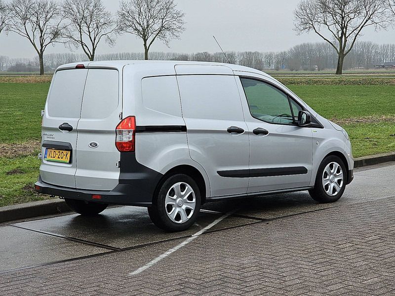 Ford Transit Courier L1 Navi Camera NAP ! - Van box: gambar 3 Ford Transit Courier L1 Navi Camera NAP ! - Van box: gambar 3