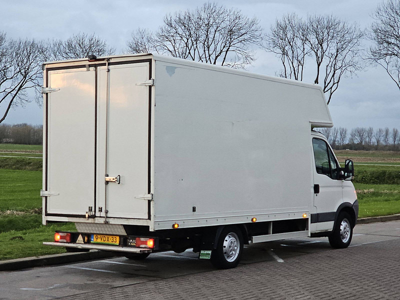 Iveco Daily 35 S 12 - Van box: gambar 3 Iveco Daily 35 S 12 - Van box: gambar 3