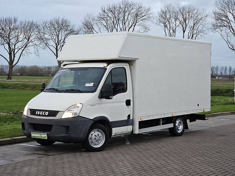 Iveco Daily 35 S 12 - Van box: gambar 2 Iveco Daily 35 S 12 - Van box: gambar 2