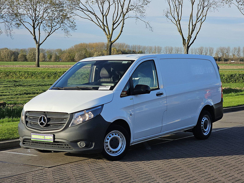 Mercedes-Benz - Van kecil: gambar 2 Mercedes-Benz - Van kecil: gambar 2