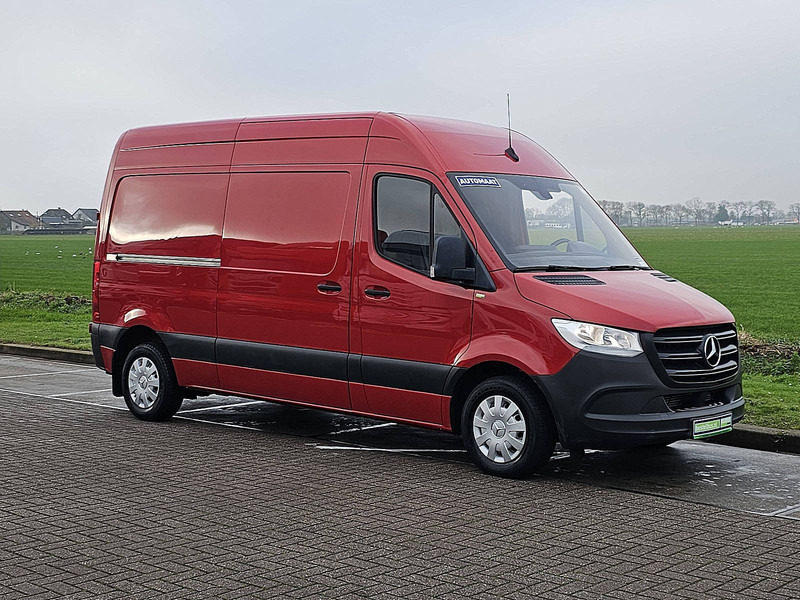 Mercedes-Benz Sprinter 214 - Van panel: gambar 5 Mercedes-Benz Sprinter 214 - Van panel: gambar 5