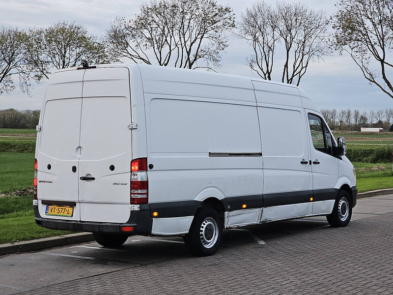 Mercedes-Benz Sprinter 310 - Van panel: gambar 3 Mercedes-Benz Sprinter 310 - Van panel: gambar 3