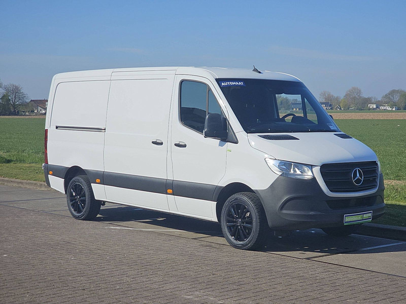Mercedes-Benz Sprinter 319 L2H1 Mbux V6 3.0Ltr! - Van kecil: gambar 5 Mercedes-Benz Sprinter 319 L2H1 Mbux V6 3.0Ltr! - Van kecil: gambar 5