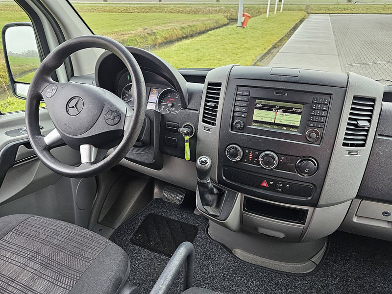 Interior photo 1: Van panel Mercedes-Benz Sprinter 519 V6 3.0 LTR EURO6