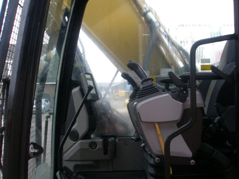 Ekskavator perayap Caterpillar 326FL: gambar 6