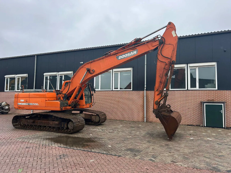 Doosan DX255LC - Ekskavator perayap: gambar 4 Doosan DX255LC - Ekskavator perayap: gambar 4