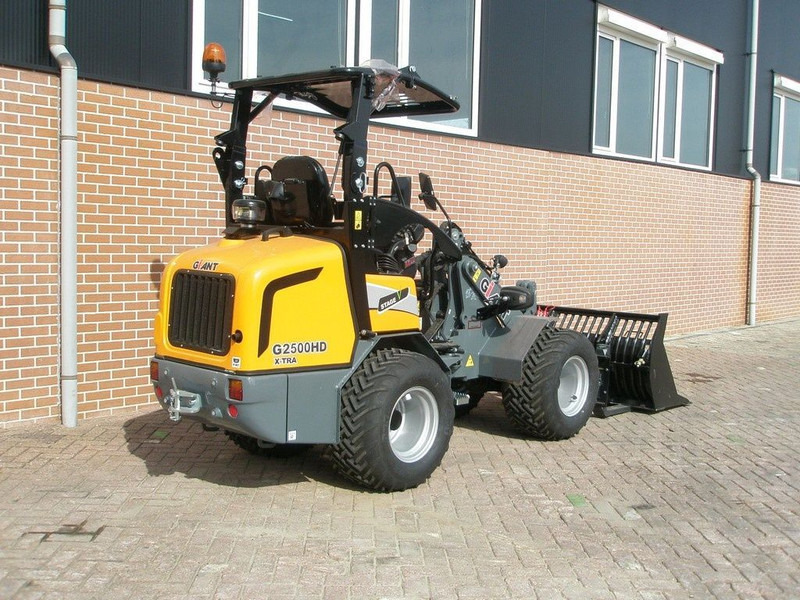 Giant G2500 - Track loader yang ringkas: gambar 4 Giant G2500 - Track loader yang ringkas: gambar 4