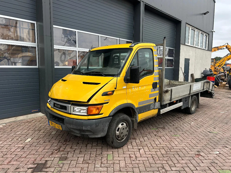 Iveco 50C13 - Truk pengangkut mobil: gambar 1 Iveco 50C13 - Truk pengangkut mobil: gambar 1