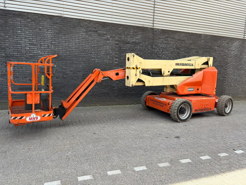 JLG E450AJ - Boom artikulasi: gambar 1 JLG E450AJ - Boom artikulasi: gambar 1