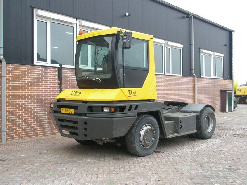 Terberg RT 222 RT220 4x4 - Traktor terminal: gambar 1 Terberg RT 222 RT220 4x4 - Traktor terminal: gambar 1
