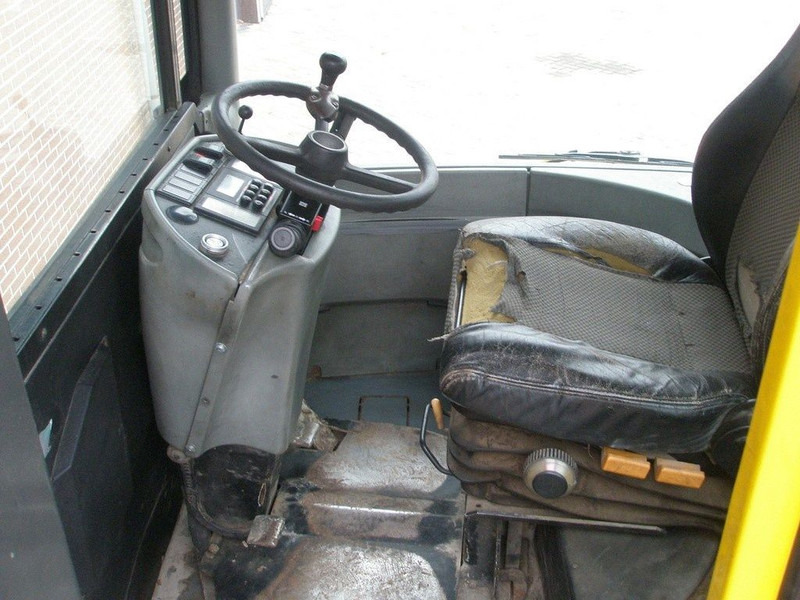 Traktor terminal Terberg RT 222 RT220 4x4: gambar 7