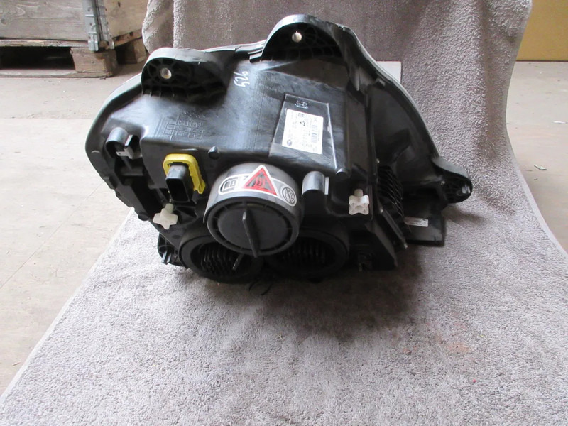DAF 1857526 KOPLAMP XENOS LINKS DAF CF XF EURO 6 - Lampu depan untuk Truk: gambar 3 DAF 1857526 KOPLAMP XENOS LINKS DAF CF XF EURO 6 - Lampu depan untuk Truk: gambar 3