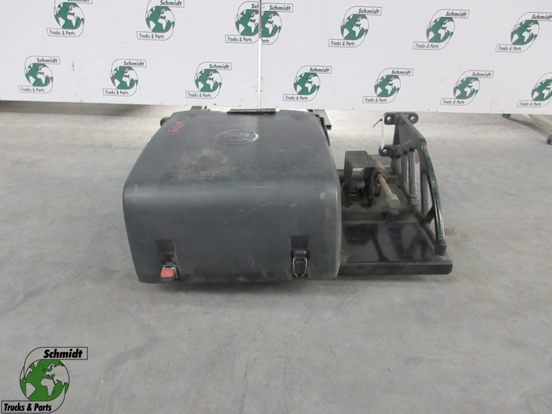 DAF 19226980/2049055 ACCUDEKSEL MET BANDEN LIER XF CF EURO 6 - Baterai untuk Truk: gambar 1 DAF 19226980/2049055 ACCUDEKSEL MET BANDEN LIER XF CF EURO 6 - Baterai untuk Truk: gambar 1