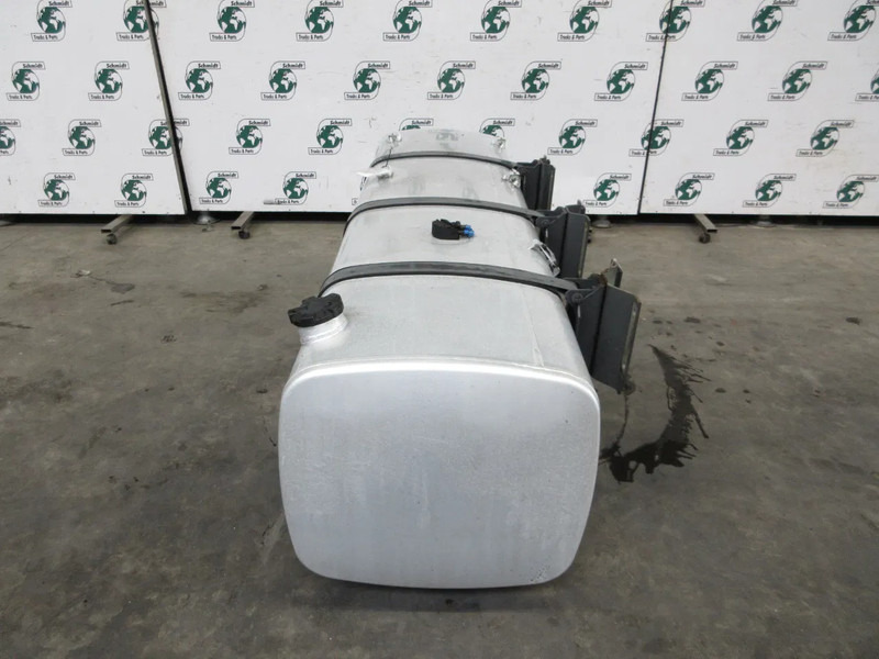 DAF 1944800 DIESELTANK DAF XF CF 480 EURO 6 845 LITER MODEL 2020 - Tangki bahan bakar untuk Truk: gambar 2 DAF 1944800 DIESELTANK DAF XF CF 480 EURO 6 845 LITER MODEL 2020 - Tangki bahan bakar untuk Truk: gambar 2