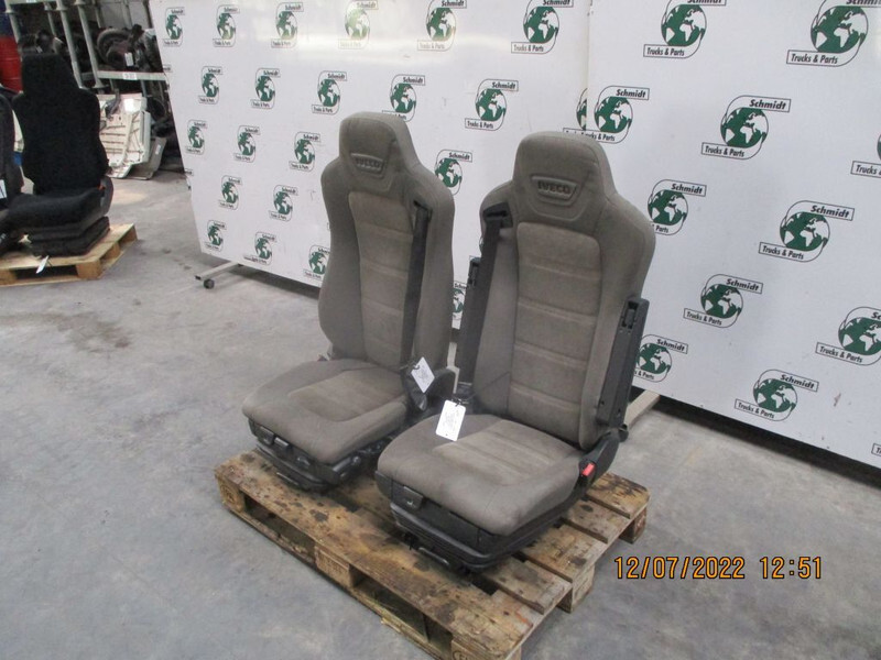 Iveco 5801416515 // 5801419691 HI WAY EURO 6 RECHT EN LINKS - Tempat duduk untuk Truk: gambar 2 Iveco 5801416515 // 5801419691 HI WAY EURO 6 RECHT EN LINKS - Tempat duduk untuk Truk: gambar 2