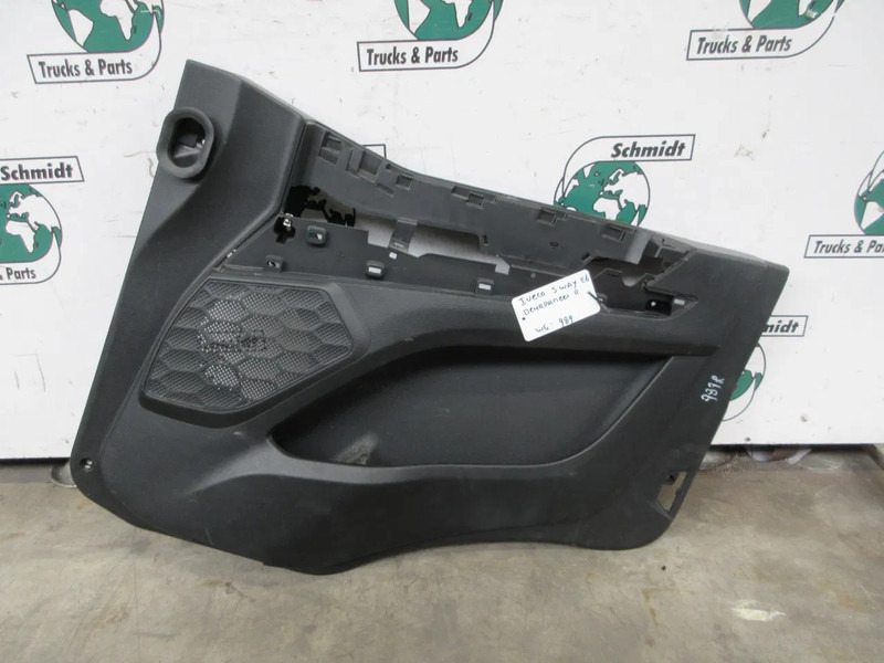 Iveco 5802243851 DEUR PANEEL IVECO S WAY RECHTS MODEL 2023 - Kabin dan interior untuk Truk: gambar 3 Iveco 5802243851 DEUR PANEEL IVECO S WAY RECHTS MODEL 2023 - Kabin dan interior untuk Truk: gambar 3