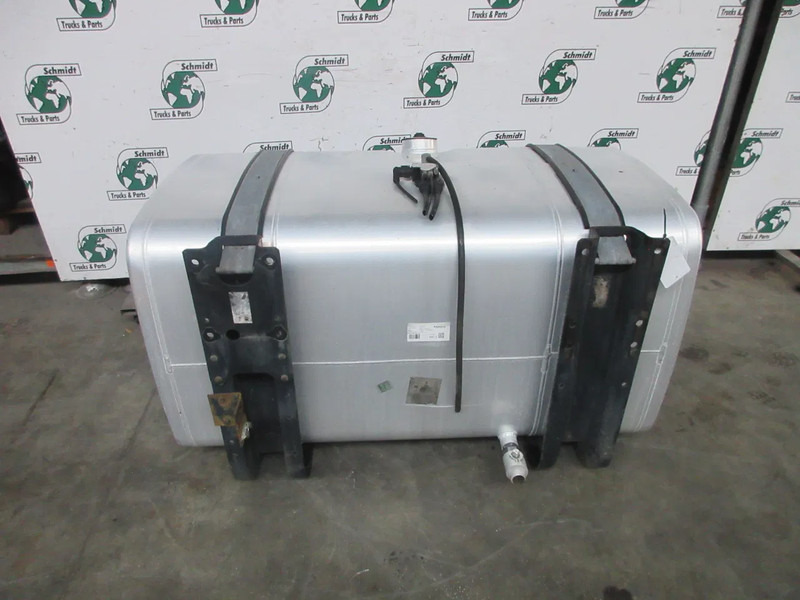 MAN 81.12201-5701//81.12201-5950 // 580 LITER TANK MAN TGX TGS EURO 6 - Tangki bahan bakar untuk Truk: gambar 3 MAN 81.12201-5701//81.12201-5950 // 580 LITER TANK MAN TGX TGS EURO 6 - Tangki bahan bakar untuk Truk: gambar 3