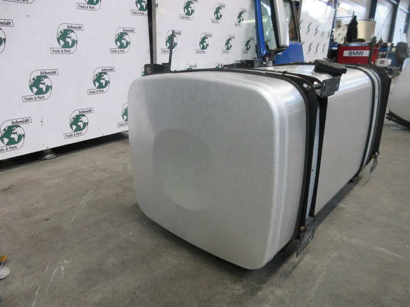 MAN 81.12201-5885 // 81.12201-5866 // 500 LITER MAN 18.500 MODEL 2020 - Tangki bahan bakar untuk Truk: gambar 3 MAN 81.12201-5885 // 81.12201-5866 // 500 LITER MAN 18.500 MODEL 2020 - Tangki bahan bakar untuk Truk: gambar 3