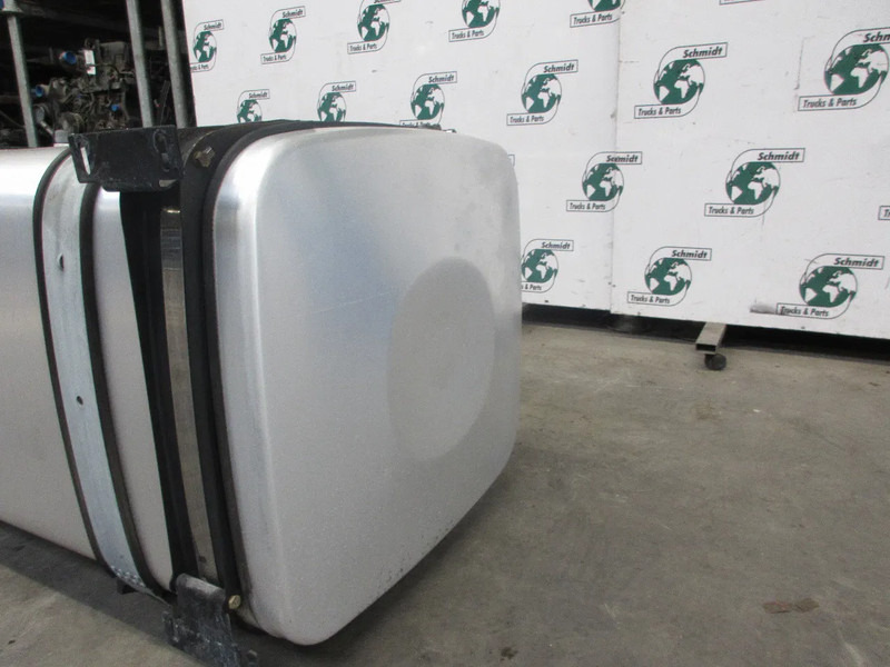 MAN 81.12201-5885 // 81.12201-5866 // 500 LITER MAN 18.500 MODEL 2020 - Tangki bahan bakar untuk Truk: gambar 5 MAN 81.12201-5885 // 81.12201-5866 // 500 LITER MAN 18.500 MODEL 2020 - Tangki bahan bakar untuk Truk: gambar 5