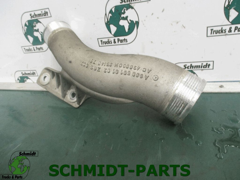 Mercedes-Benz A 960 501 01 02 Inlaatbuis - Sistem pendingin untuk Truk: gambar 1 Mercedes-Benz A 960 501 01 02 Inlaatbuis - Sistem pendingin untuk Truk: gambar 1