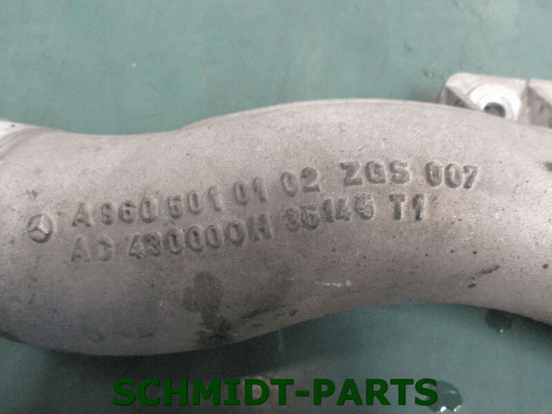 Mercedes-Benz A 960 501 01 02 Inlaatbuis - Sistem pendingin untuk Truk: gambar 2 Mercedes-Benz A 960 501 01 02 Inlaatbuis - Sistem pendingin untuk Truk: gambar 2