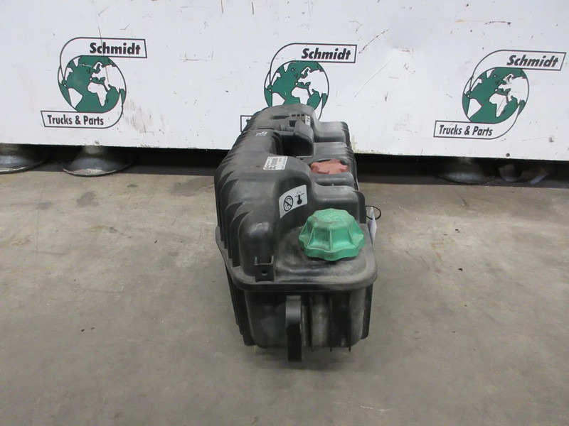 Mercedes-Benz A 960 501 90 03 WATERTANK MERCEDES BENZ 1833 MP4 EURO 6 - Tangki ekspansi untuk Truk: gambar 2 Mercedes-Benz A 960 501 90 03 WATERTANK MERCEDES BENZ 1833 MP4 EURO 6 - Tangki ekspansi untuk Truk: gambar 2