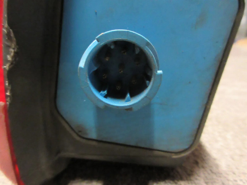 Renault 7420769775 ACHTERLAMP RENAULT PREMUIM EURO 5 LINKS - Lampu belakang untuk Truk: gambar 5 Renault 7420769775 ACHTERLAMP RENAULT PREMUIM EURO 5 LINKS - Lampu belakang untuk Truk: gambar 5