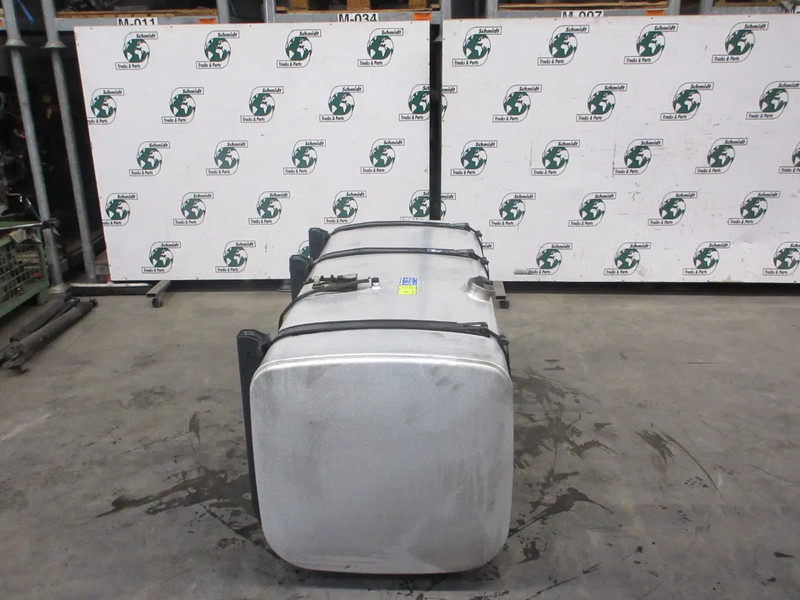 Scania 1871193 // 700 LITER INHOUD SCANIA P 410 NGS MODEL 2022 - Tangki bahan bakar untuk Truk: gambar 4 Scania 1871193 // 700 LITER INHOUD SCANIA P 410 NGS MODEL 2022 - Tangki bahan bakar untuk Truk: gambar 4