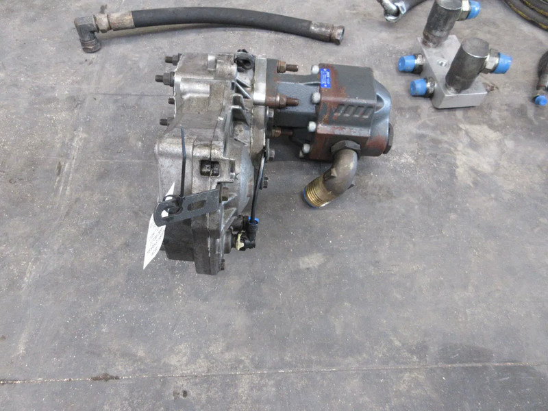 Volvo 21309477 // 20726050 // 21374368 PTO POMP EN TANK VOLVO FH MODEL 2018 - Kopling dan suku cadang untuk Truk: gambar 3 Volvo 21309477 // 20726050 // 21374368 PTO POMP EN TANK VOLVO FH MODEL 2018 - Kopling dan suku cadang untuk Truk: gambar 3