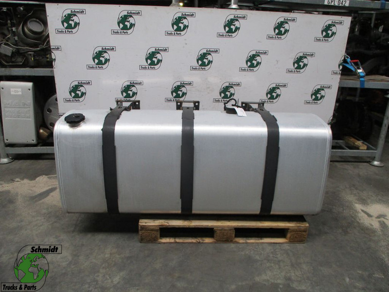 Volvo FM 21516457 BRANDSTOFTANK 730L EURO 5 - Tangki bahan bakar untuk Truk: gambar 1 Volvo FM 21516457 BRANDSTOFTANK 730L EURO 5 - Tangki bahan bakar untuk Truk: gambar 1