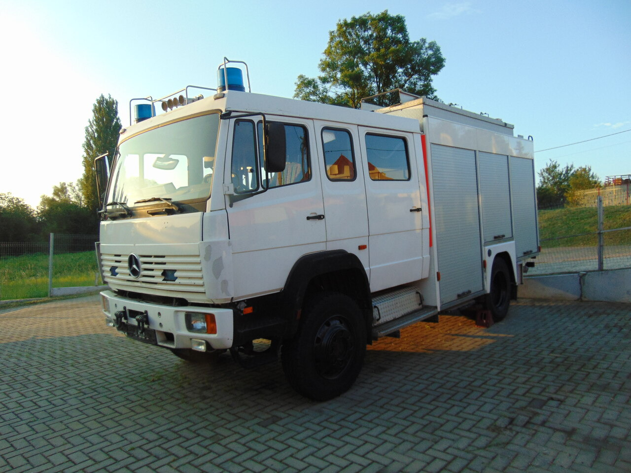 MERCEDES-BENZ 1124AF 4x4 MAGIRUS - Kendaraan Kota/ Khusus: gambar 1 MERCEDES-BENZ 1124AF 4x4 MAGIRUS - Kendaraan Kota/ Khusus: gambar 1
