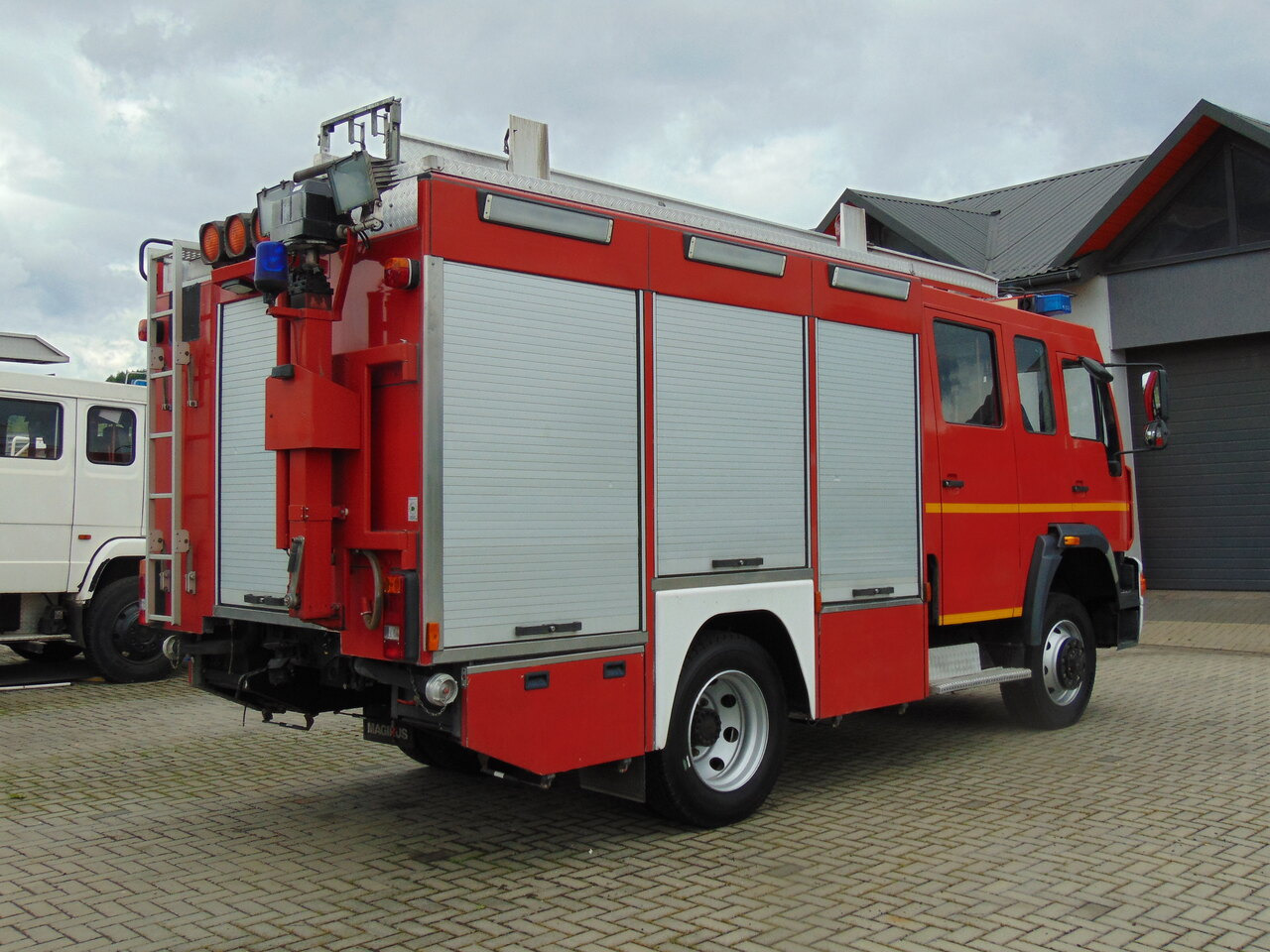 MAN LE14.260 4x4 MAGIRUS - Truk pemadam kebakaran: gambar 4 MAN LE14.260 4x4 MAGIRUS - Truk pemadam kebakaran: gambar 4