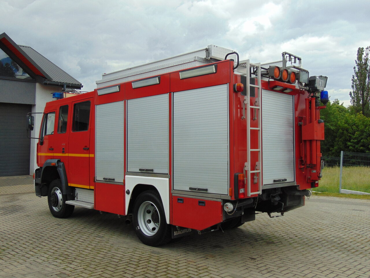 MAN LE14.260 4x4 MAGIRUS - Truk pemadam kebakaran: gambar 3 MAN LE14.260 4x4 MAGIRUS - Truk pemadam kebakaran: gambar 3