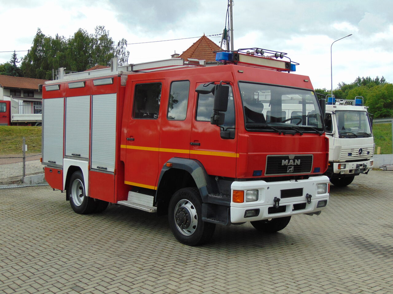 MAN LE14.260 4x4 MAGIRUS - Truk pemadam kebakaran: gambar 2 MAN LE14.260 4x4 MAGIRUS - Truk pemadam kebakaran: gambar 2