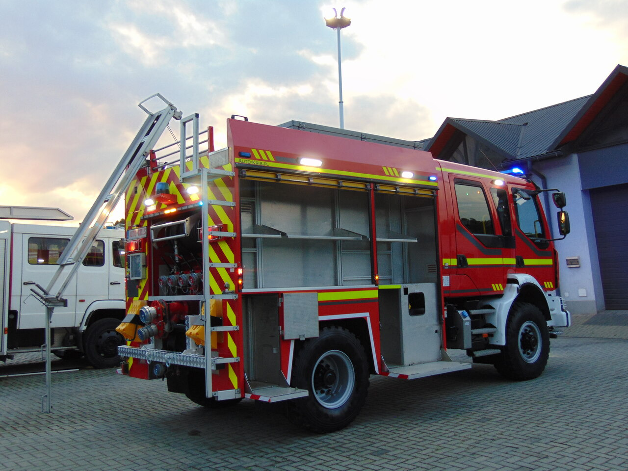 Truk pemadam kebakaran RENAULT Midlum 240DXi 4x4 GIMAEX: gambar 33