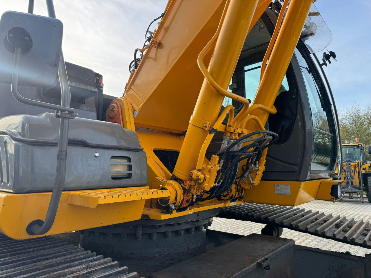 Hitachi ZX290LC-5B - Ekskavator perayap: gambar 5 Hitachi ZX290LC-5B - Ekskavator perayap: gambar 5