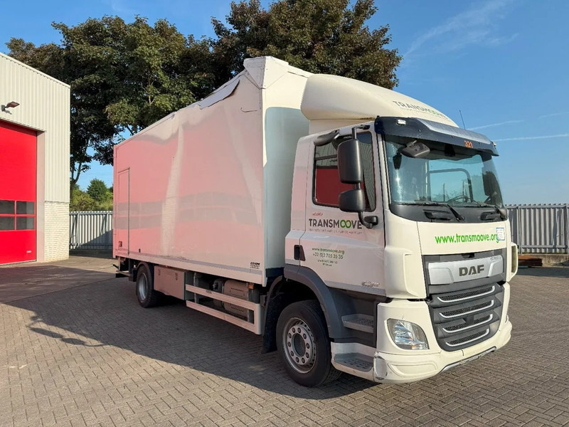 DAF CF 230 / ENGINE RUNNING / ONLY:286284 KM / ACC / LWDS / PLATFORM 2000 KG / 3SEATS / AUTOMATIC / EURO-6 / 2018 - Truk box: gambar 2 DAF CF 230 / ENGINE RUNNING / ONLY:286284 KM / ACC / LWDS / PLATFORM 2000 KG / 3SEATS / AUTOMATIC / EURO-6 / 2018 - Truk box: gambar 2