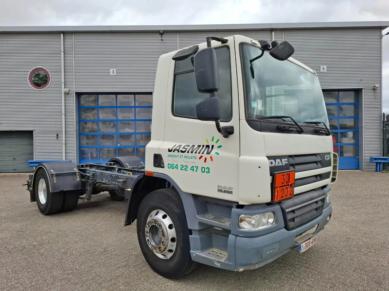 DAF CF75-250 / ADR / ONLY:320740 KM / PTO / INLINER / ALCOA / GOOD CONDITION / MANUAL / EURO-5 / 2011 - Truk sasis: gambar 2 DAF CF75-250 / ADR / ONLY:320740 KM / PTO / INLINER / ALCOA / GOOD CONDITION / MANUAL / EURO-5 / 2011 - Truk sasis: gambar 2