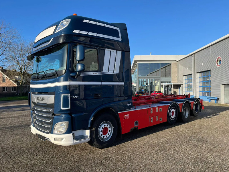 DAF XF106-530 8X2 / AJK HOOKLIFT 25000KG / 9 TON FRONT AXLE / NAVI / ONLY:612482 KM / SSC / AUTOMATIC / EURO-6 / 2019 - Hook lift: gambar 1 DAF XF106-530 8X2 / AJK HOOKLIFT 25000KG / 9 TON FRONT AXLE / NAVI / ONLY:612482 KM / SSC / AUTOMATIC / EURO-6 / 2019 - Hook lift: gambar 1