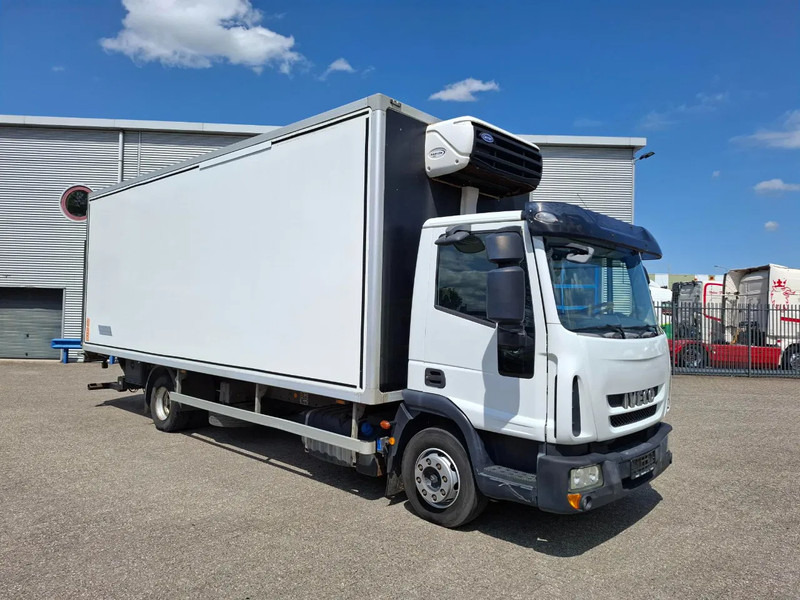 Iveco EuroCargo 120 / COOL TRUCK / CARRIER XARIOS 600 / PLATFORM 2000KG / ONLY:340634 KM / AIRCO / MANUAL / EURO-6 / 2014 - Truk isotermal: gambar 2 Iveco EuroCargo 120 / COOL TRUCK / CARRIER XARIOS 600 / PLATFORM 2000KG / ONLY:340634 KM / AIRCO / MANUAL / EURO-6 / 2014 - Truk isotermal: gambar 2