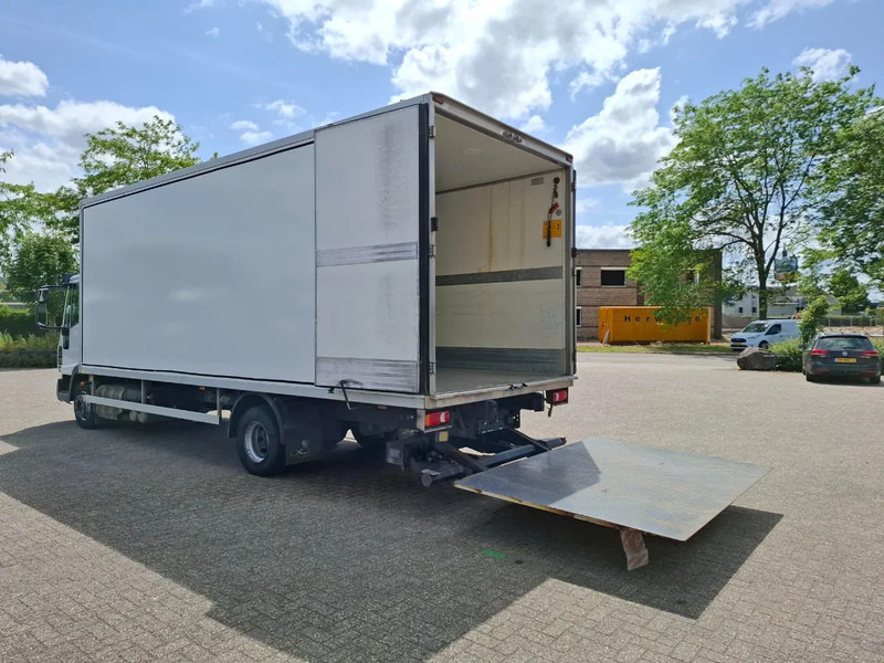 Iveco EuroCargo 120 / COOL TRUCK / CARRIER XARIOS 600 / PLATFORM 2000KG / ONLY:340634 KM / AIRCO / MANUAL / EURO-6 / 2014 - Truk isotermal: gambar 3 Iveco EuroCargo 120 / COOL TRUCK / CARRIER XARIOS 600 / PLATFORM 2000KG / ONLY:340634 KM / AIRCO / MANUAL / EURO-6 / 2014 - Truk isotermal: gambar 3