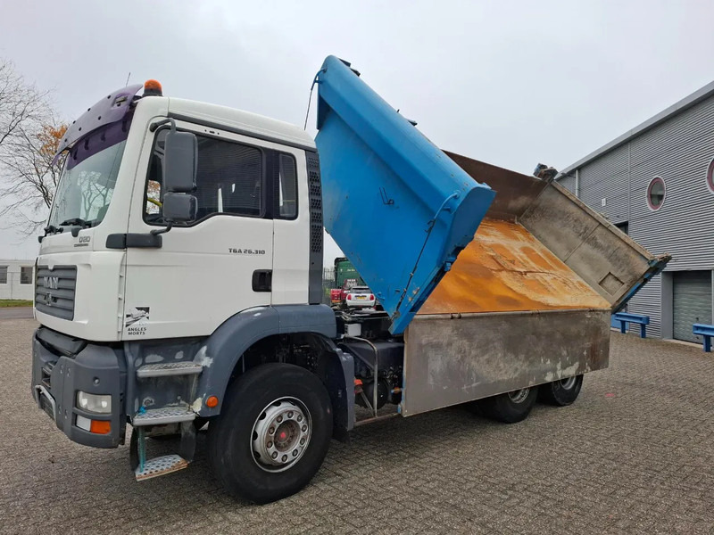 MAN TGA 26.310 / 6X4 / 2XBIG AXLE / 2SIDE TIPPER / ONLY:545423 KM / TUV:06-05-2026 / FULL-STEEL / AIRCO / MANUAL / EURO-4 / 2005 - Truk jungkit: gambar 2 MAN TGA 26.310 / 6X4 / 2XBIG AXLE / 2SIDE TIPPER / ONLY:545423 KM / TUV:06-05-2026 / FULL-STEEL / AIRCO / MANUAL / EURO-4 / 2005 - Truk jungkit: gambar 2