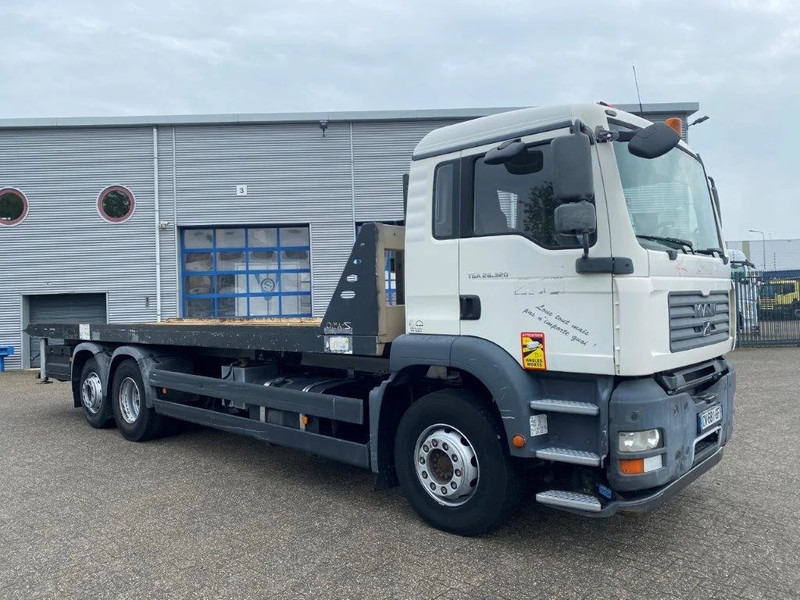 MAN TGA26.320 / SLIDING PLATEAU / WINCH / LIFT AXLE / MACHINE CARRIER / MANUAL / EURO-4 / 2007 - Truk flatbed: gambar 4 MAN TGA26.320 / SLIDING PLATEAU / WINCH / LIFT AXLE / MACHINE CARRIER / MANUAL / EURO-4 / 2007 - Truk flatbed: gambar 4