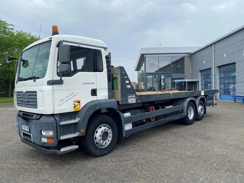 MAN TGA26.320 / SLIDING PLATEAU / WINCH / LIFT AXLE / MACHINE CARRIER / MANUAL / EURO-4 / 2007 - Truk flatbed: gambar 2 MAN TGA26.320 / SLIDING PLATEAU / WINCH / LIFT AXLE / MACHINE CARRIER / MANUAL / EURO-4 / 2007 - Truk flatbed: gambar 2
