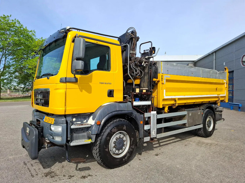 MAN TGM 18.250 / 4X4 / NL TRUCK / TUV:30-04-2026 / 118783 KM / HMF 1110 K2 / ROTATOR / GOOD TYRES / FULL-STEEL / DRUM BRAKES / MANUA - Truk jungkit, Truk derek: gambar 3 MAN TGM 18.250 / 4X4 / NL TRUCK / TUV:30-04-2026 / 118783 KM / HMF 1110 K2 / ROTATOR / GOOD TYRES / FULL-STEEL / DRUM BRAKES / MANUA - Truk jungkit, Truk derek: gambar 3