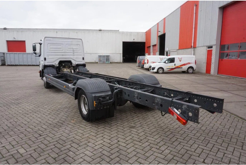 Mercedes-Benz ATEGO 1221 / ENGINE RUNNING / ONLY:253095 KM / AUTOMATIC / EURO-6 / 2017 - Truk sasis: gambar 3 Mercedes-Benz ATEGO 1221 / ENGINE RUNNING / ONLY:253095 KM / AUTOMATIC / EURO-6 / 2017 - Truk sasis: gambar 3